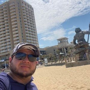 Meet your Posher, Gustavo